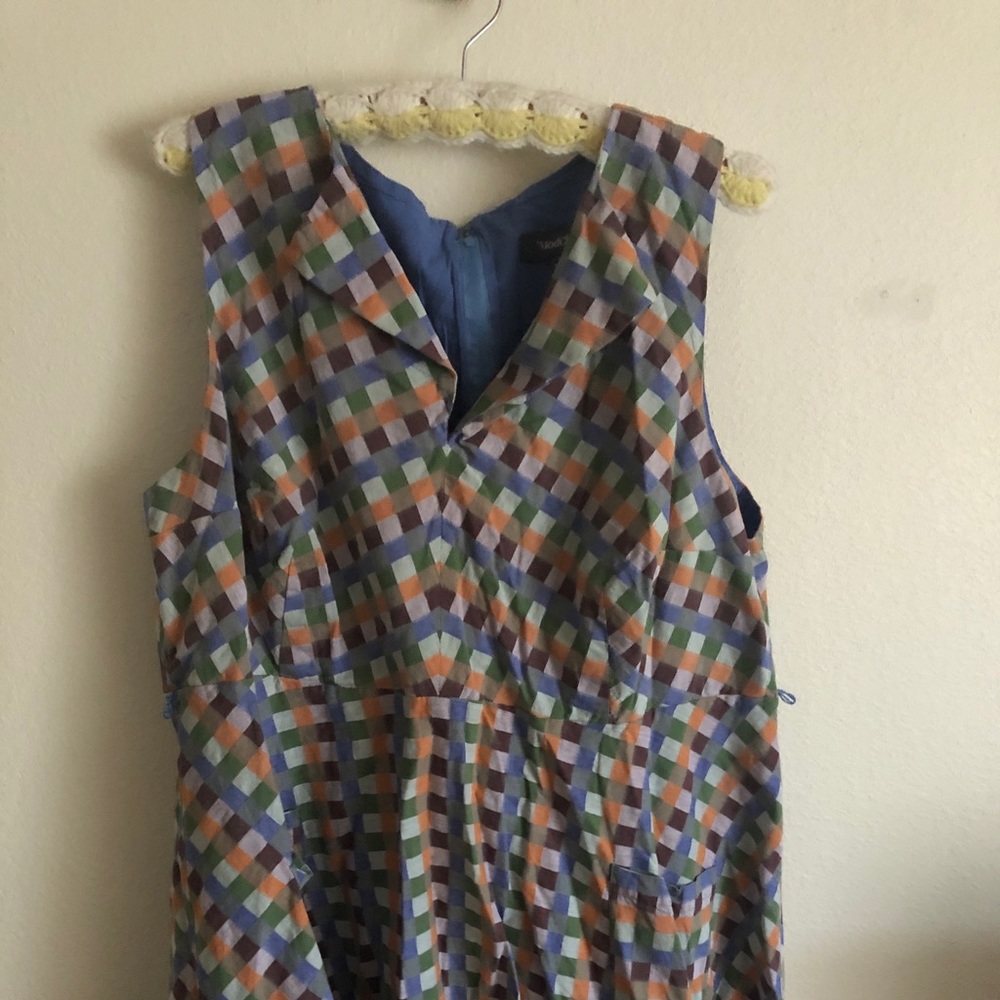 Multi colored dress with collar